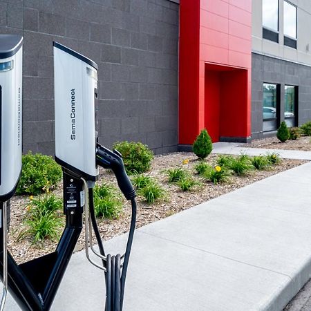 Avid Hotels Milwaukee West - Waukesha By Ihg Pewaukee Εξωτερικό φωτογραφία