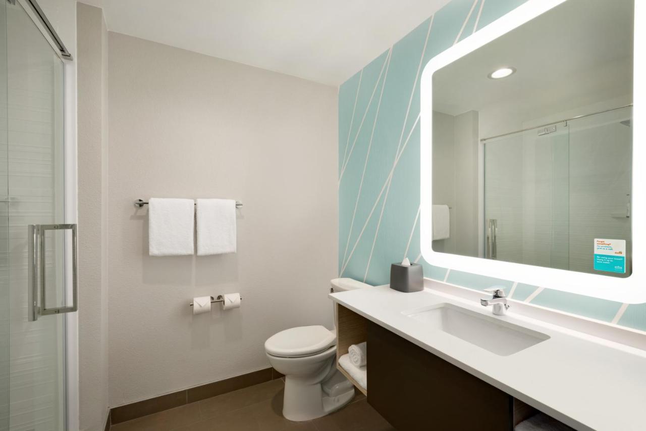 Avid Hotels Milwaukee West - Waukesha By Ihg Pewaukee Εξωτερικό φωτογραφία