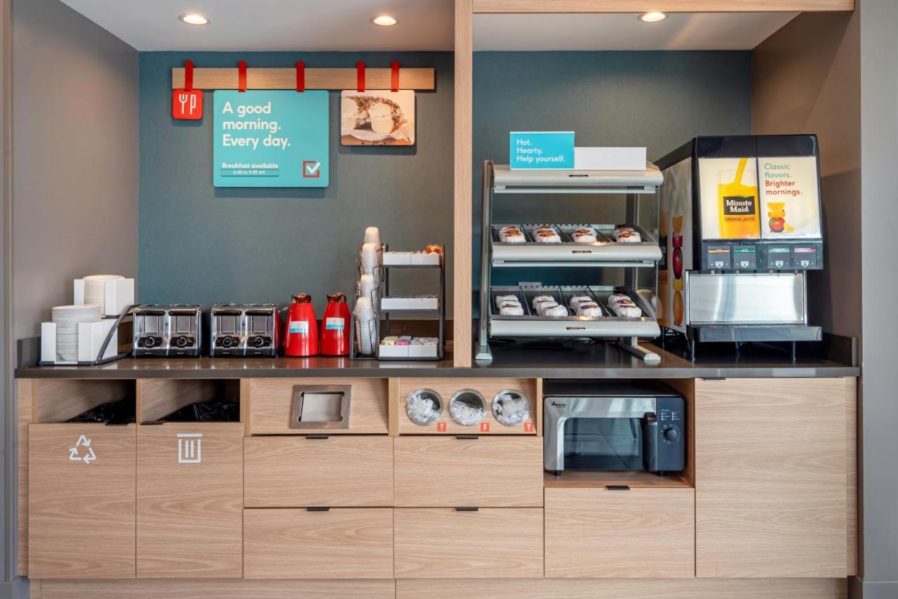 Avid Hotels Milwaukee West - Waukesha By Ihg Pewaukee Εξωτερικό φωτογραφία