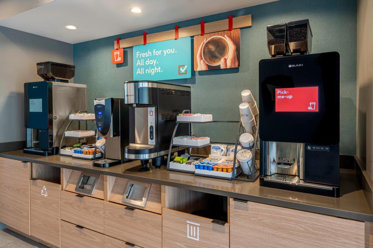 Avid Hotels Milwaukee West - Waukesha By Ihg Pewaukee Εξωτερικό φωτογραφία