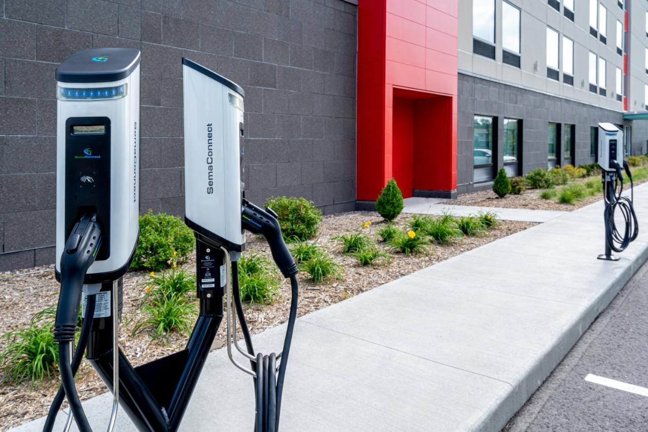 Avid Hotels Milwaukee West - Waukesha By Ihg Pewaukee Εξωτερικό φωτογραφία