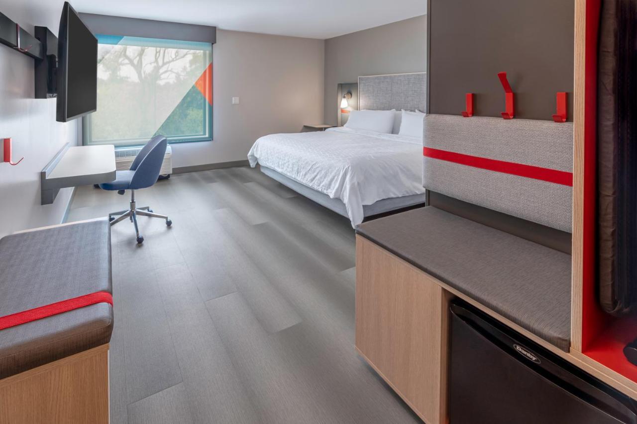 Avid Hotels Milwaukee West - Waukesha By Ihg Pewaukee Εξωτερικό φωτογραφία