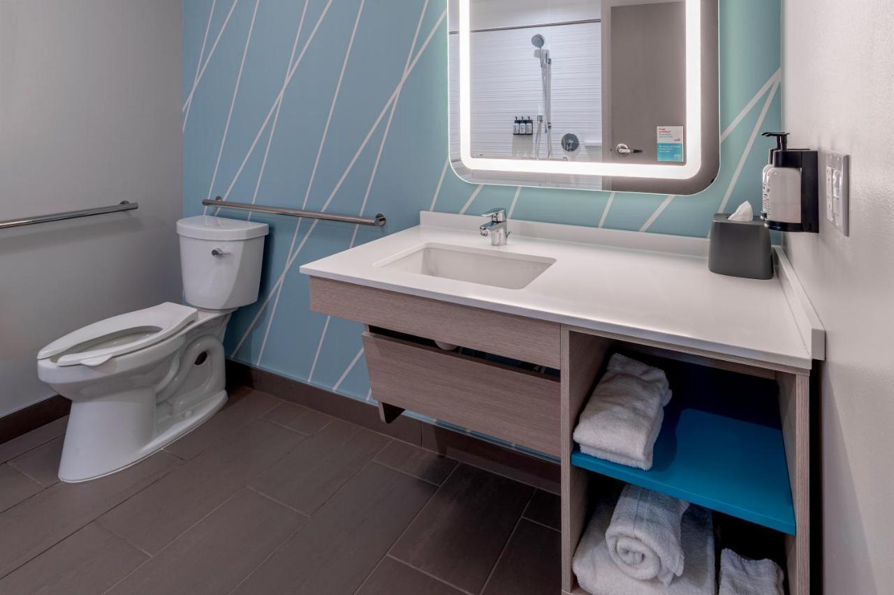 Avid Hotels Milwaukee West - Waukesha By Ihg Pewaukee Εξωτερικό φωτογραφία